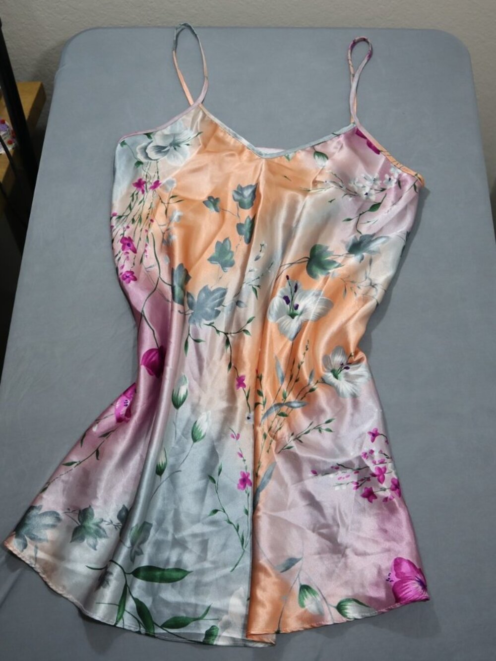 Maidenform Vintage Satin Floral Slip Dress M Pink Peach Chemise 90s USA